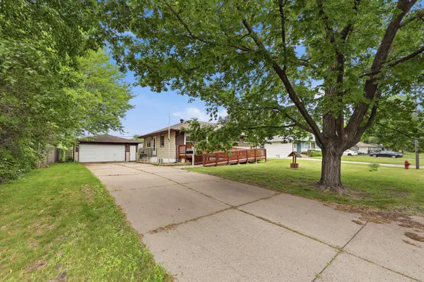 6319 Unity AVE N, Minneapolis, MN 55429