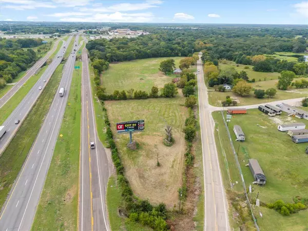 1949 Fm 499, Greenville, TX 75401