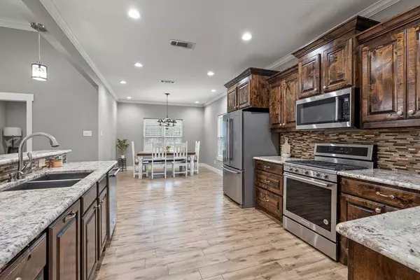 271 Rs County Road 4269, Emory, TX 75440