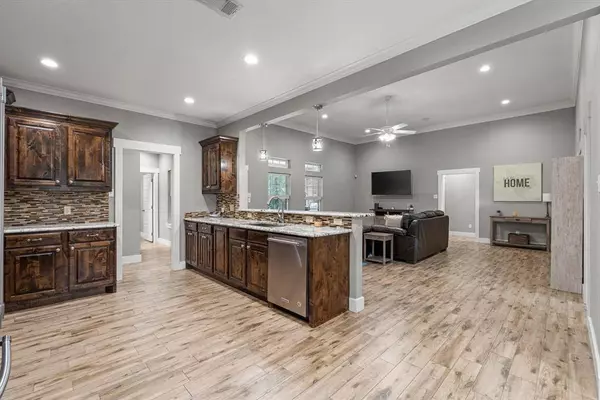 271 Rs County Road 4269, Emory, TX 75440