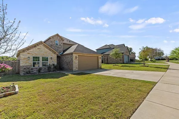140 Egret Circle, East Tawakoni, TX 75472