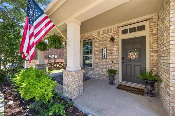 924 Mangrove Drive, Fate, TX 75087