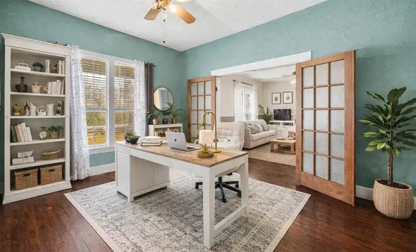 410 S Preston Street, Wolfe City, TX 75496
