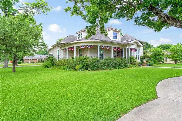 704 E Main Street, Honey Grove, TX 75446