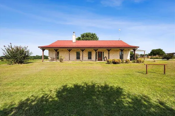 2210 County Road 1076, Celeste, TX 75423