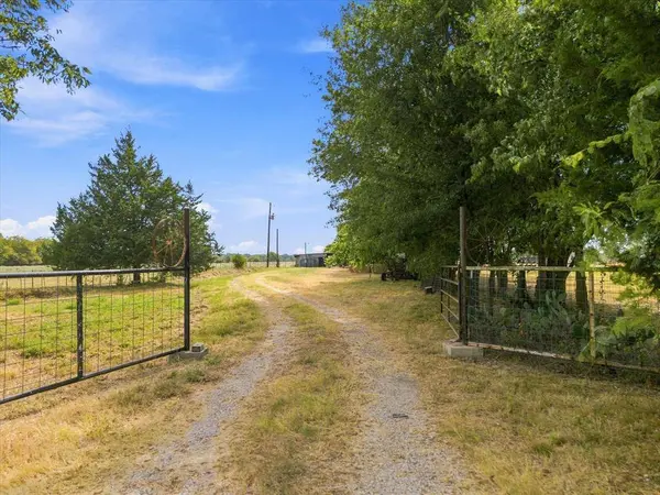 431 Fm 71, Commerce, TX 75428