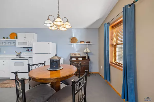 28266 Boaters Blvd, Hot Springs, SD 57747