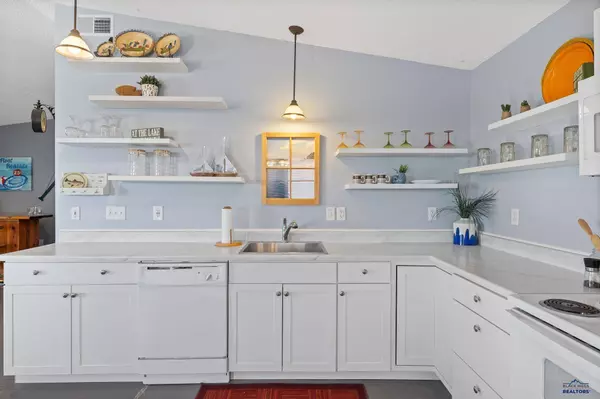 28266 Boaters Blvd, Hot Springs, SD 57747