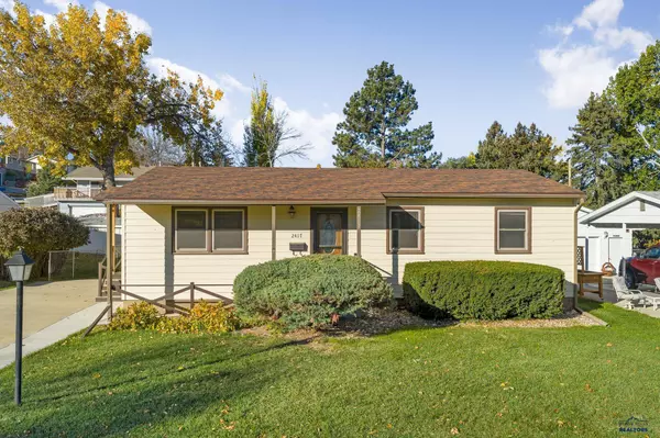 2417 Lockwood Dr, Rapid City, SD 57702