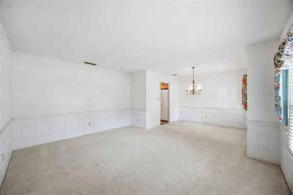 1037 Yeamans Hall Rd, Hanahan, SC 29410