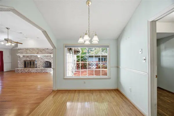 1037 Yeamans Hall Rd, Hanahan, SC 29410