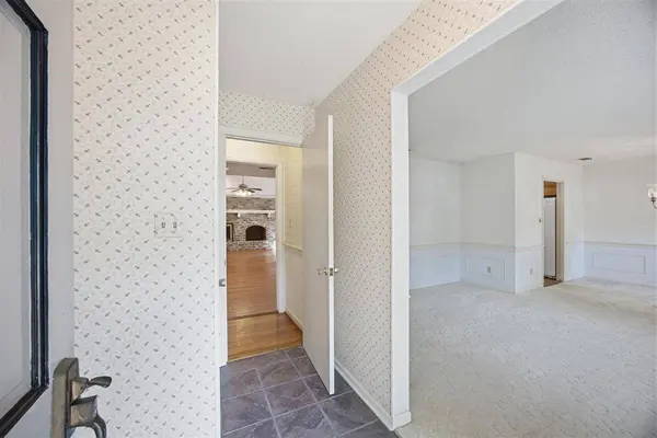 1037 Yeamans Hall Rd, Hanahan, SC 29410