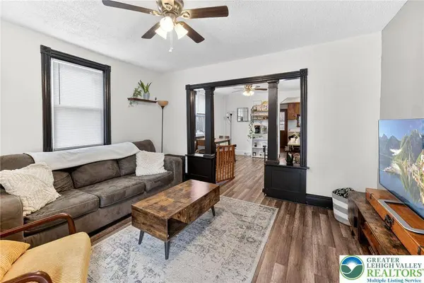 22 Warren ST, Fountain Hill Boro, PA 18015