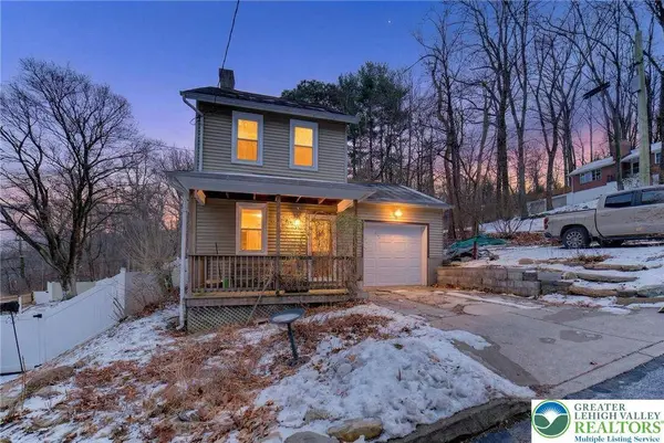 22 Warren ST, Fountain Hill Boro, PA 18015