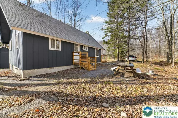 129 Mahoning DR, Coolbaugh Twp, PA 18347