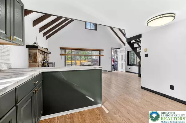 129 Mahoning DR, Coolbaugh Twp, PA 18347