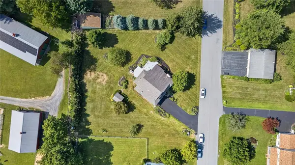 6467 Abbey RD, Plainfield Twp, PA 18091