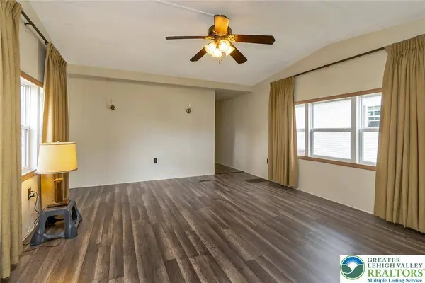 8721 Turkey Ridge RD, Upper Macungie Twp, PA 18031
