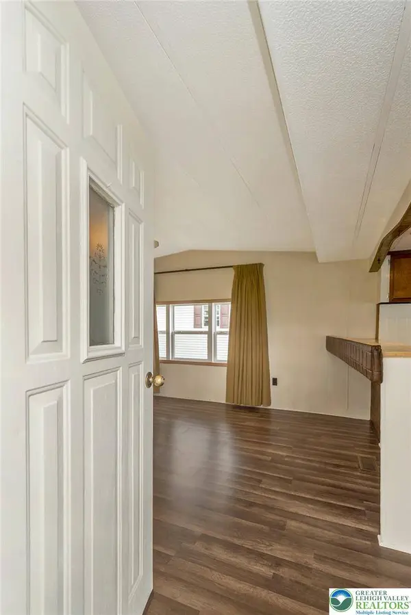 8721 Turkey Ridge RD, Upper Macungie Twp, PA 18031