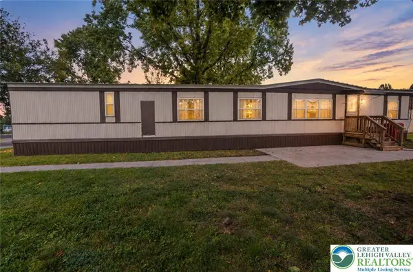 8721 Turkey Ridge RD, Upper Macungie Twp, PA 18031