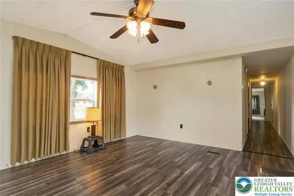 8721 Turkey Ridge RD, Upper Macungie Twp, PA 18031