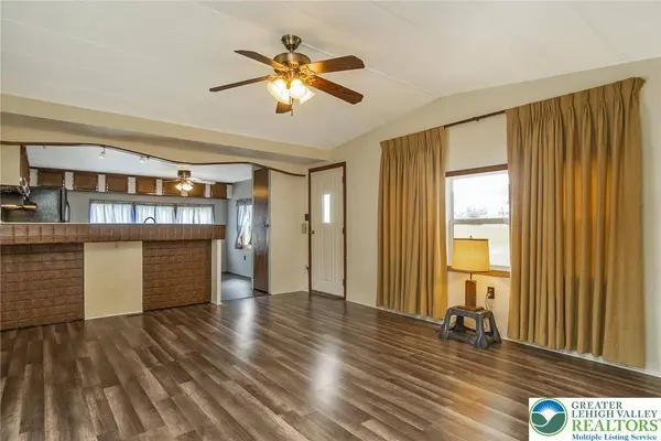 8721 Turkey Ridge RD, Upper Macungie Twp, PA 18031