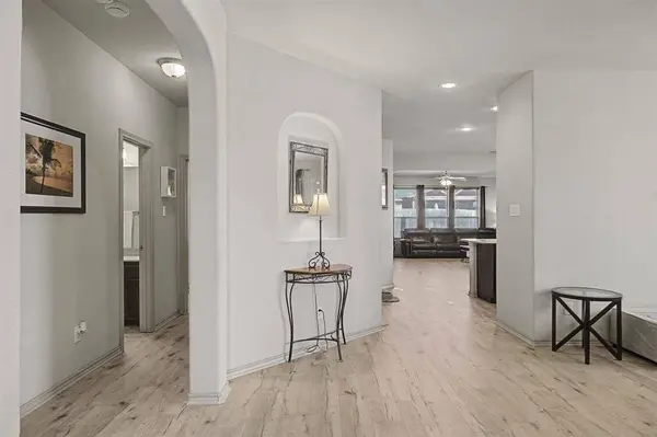 1057 Meadow Scape Drive, Fort Worth, TX 76028