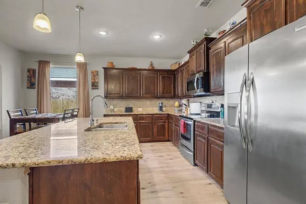 1057 Meadow Scape Drive, Fort Worth, TX 76028