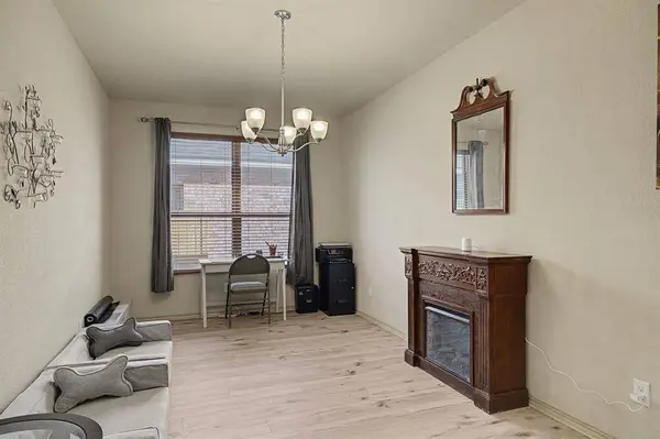 1057 Meadow Scape Drive, Fort Worth, TX 76028