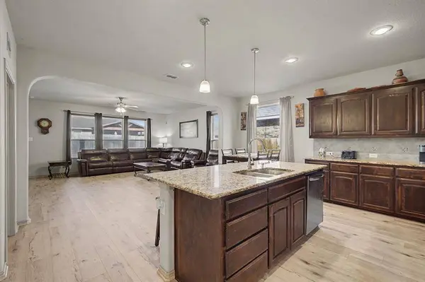 1057 Meadow Scape Drive, Fort Worth, TX 76028