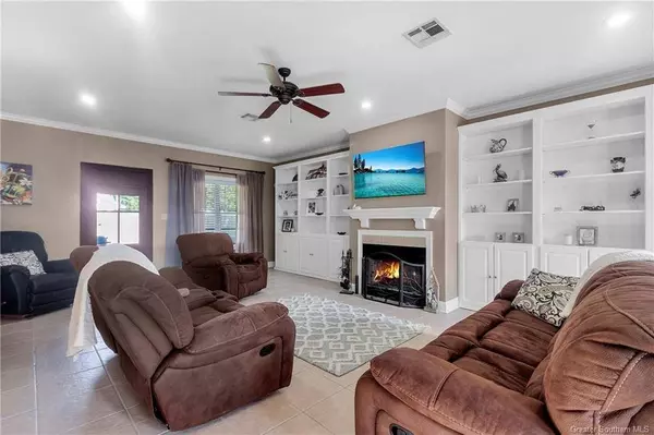 2201 La Cache DR, Lake Charles, LA 70601