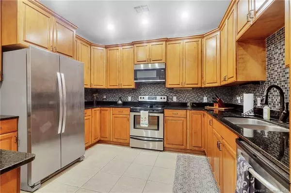 2201 La Cache DR, Lake Charles, LA 70601