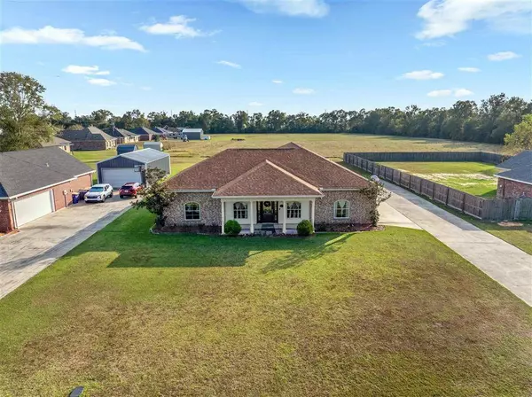 800 E 2nd ST E, Iowa, LA 70647