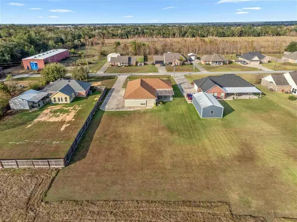 800 E 2nd ST E, Iowa, LA 70647