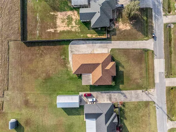 800 E 2nd ST E, Iowa, LA 70647