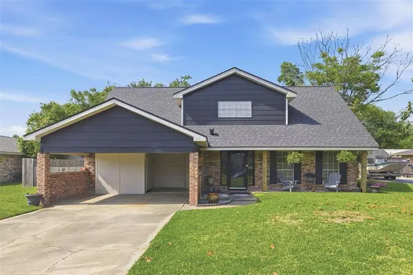 1606 Whispering Woods DR, Lake Charles, LA 70633