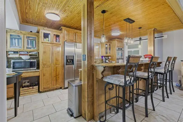 1606 Whispering Woods DR, Lake Charles, LA 70633