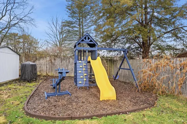 107 Cowan Dr, Mason, OH 45040