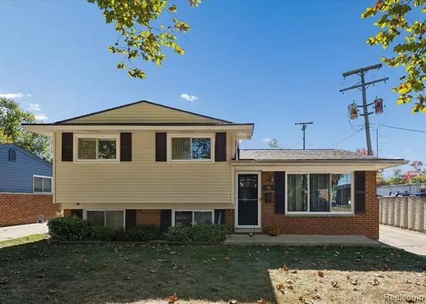 496 Langley Boulevard, Clawson, MI 48017