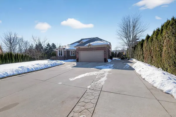 37822 Lilac LN, Richmond, MI 48062