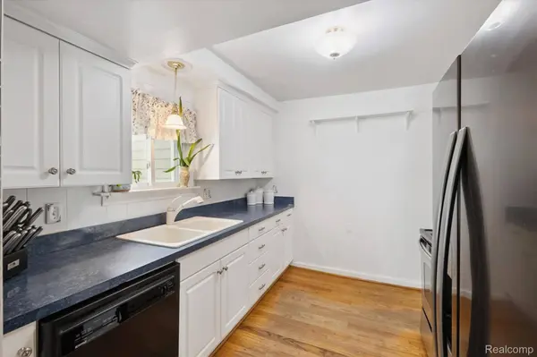 3047 Cumberland RD, Berkley, MI 48072