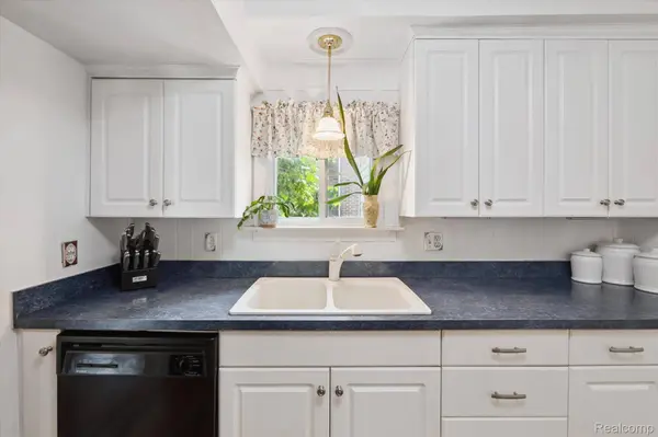 3047 Cumberland RD, Berkley, MI 48072