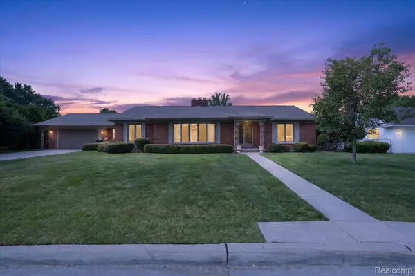 3 Shorecrest CIR