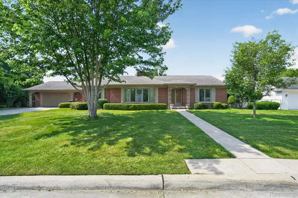 3 Shorecrest CIR, Village Of Grosse Pointe Shores, MI 48236