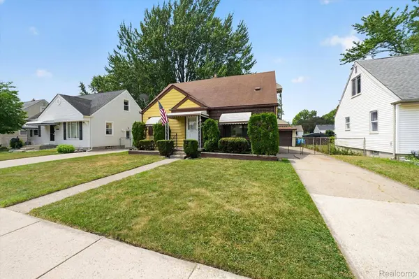 25199 Cole ST, Roseville, MI 48066