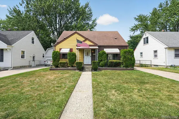 25199 Cole ST, Roseville, MI 48066