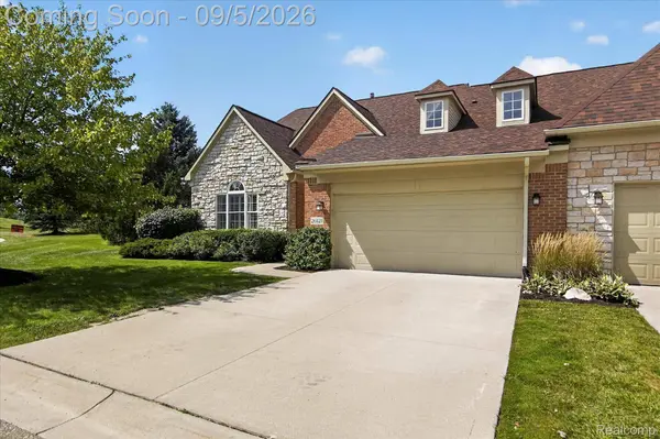 26121 Valhalla DR, Farmington Hills, MI 48331