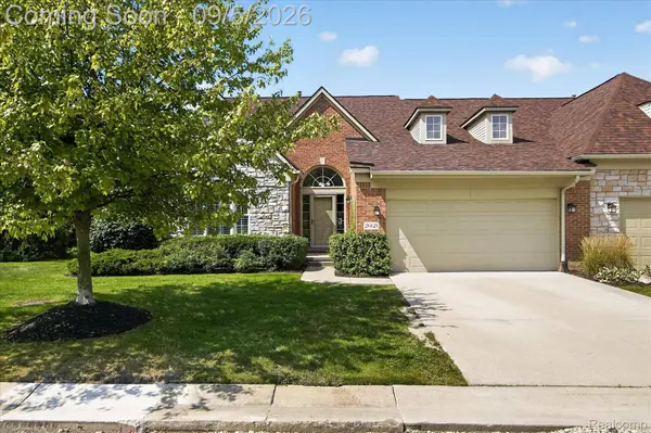 26121 Valhalla DR, Farmington Hills, MI 48331