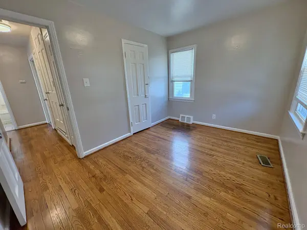 21311 Beechwood AVE, Eastpointe, MI 48021