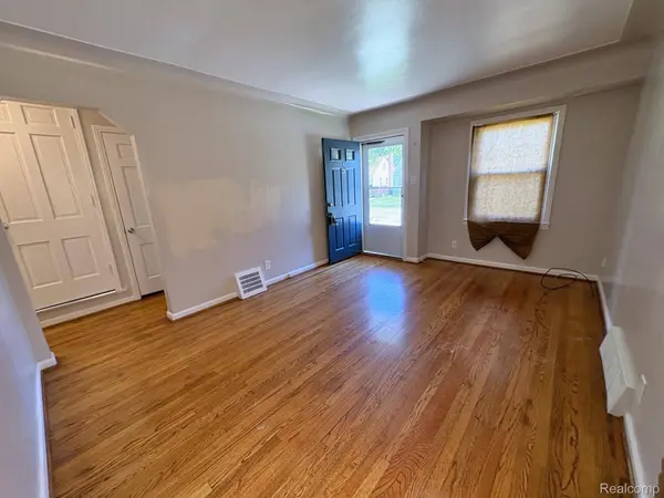 21311 Beechwood AVE, Eastpointe, MI 48021